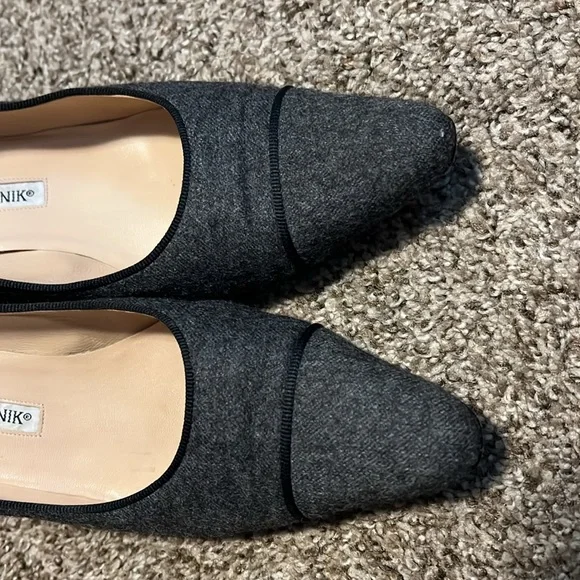 Manolo Blahnik Heels 39.5 Gray Wool Black Kitten Pump Women’s Career 9.5 - Picture 2 of 5